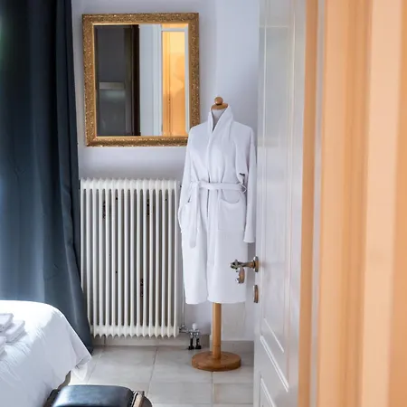 Lejlighed μονοκατοικία με κήπο στη θάλασσα. *