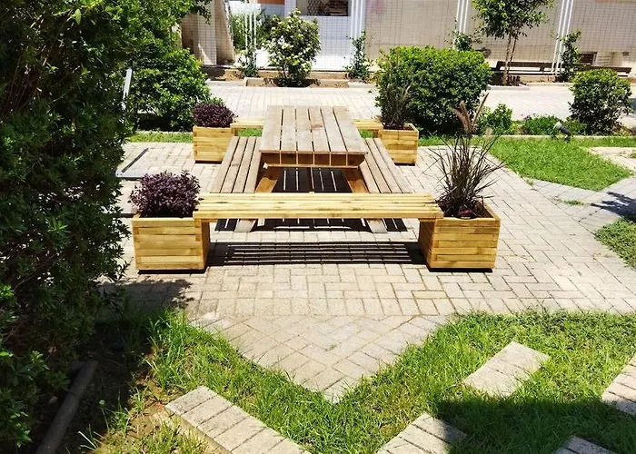 Apartamento μονοκατοικία με κήπο στη θάλασσα. *