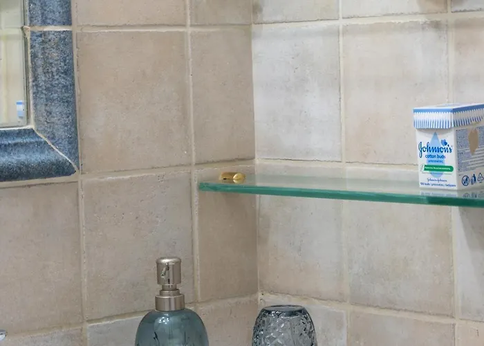 μονοκατοικία με κήπο στη θάλασσα.