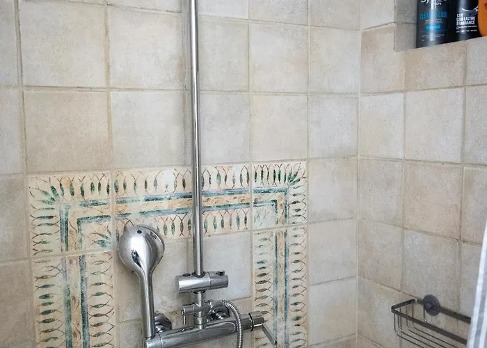 μονοκατοικία με κήπο στη θάλασσα. Apartamento *