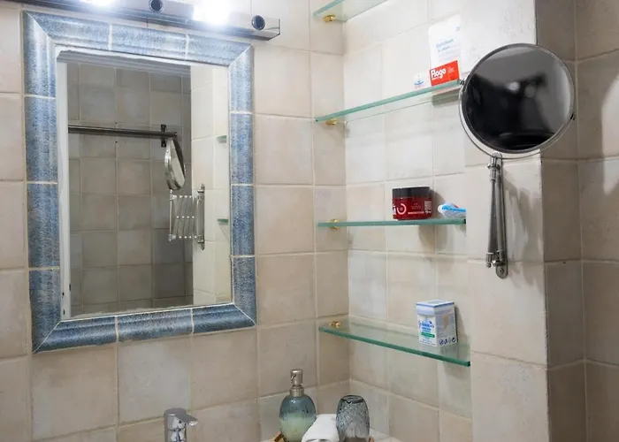 μονοκατοικία με κήπο στη θάλασσα. Apartamento *